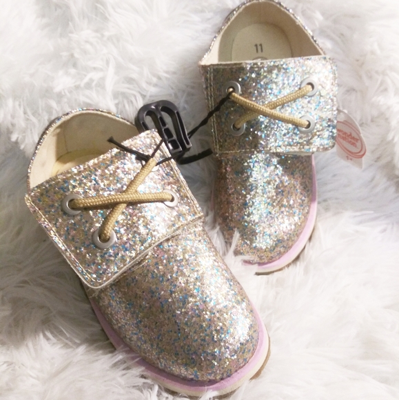 Girls Gold Glitter Round Toe Velcro Shoes Size 11. - Picture 1 of 4